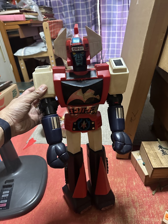 岡山市北区の生前整理で押入れからダンガードAやマシーンブラスターなど昭和のロボット玩具が出てきた出張買取事例のご紹介です