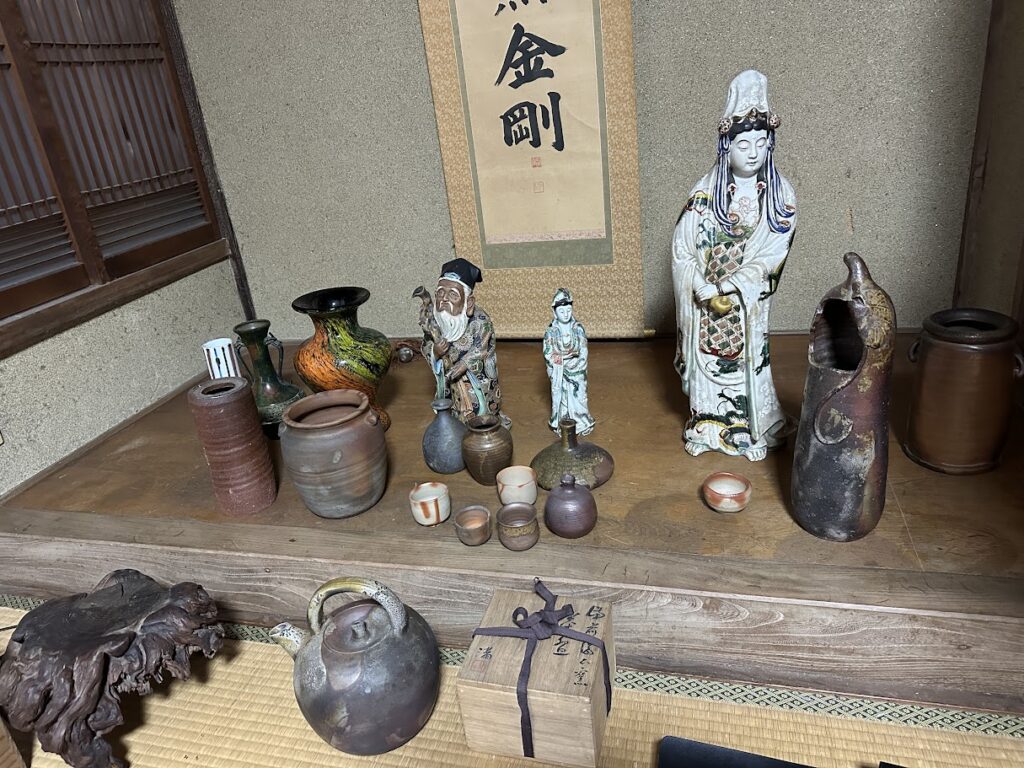 誰も使わなくなった和室に、ものだけが残っていませんか|捨てる前に見せてください