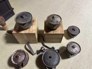 岡山市東区｜遺品整理で見つかった父の煎茶道具を買取——備前焼の宝瓶と染付煎茶碗