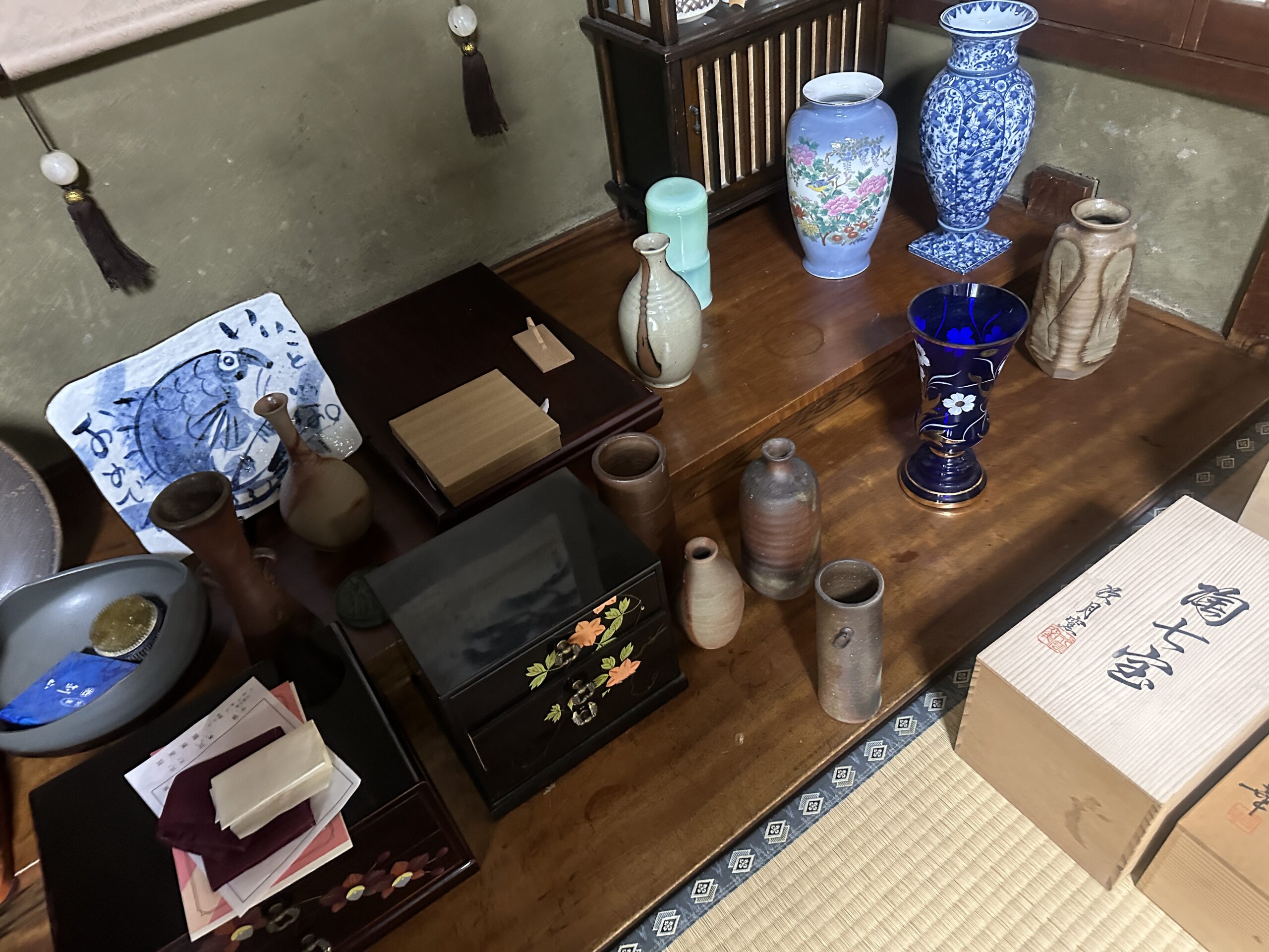 岡山市の空き家整理で出てきた備前焼・染付・漆器などの骨董品